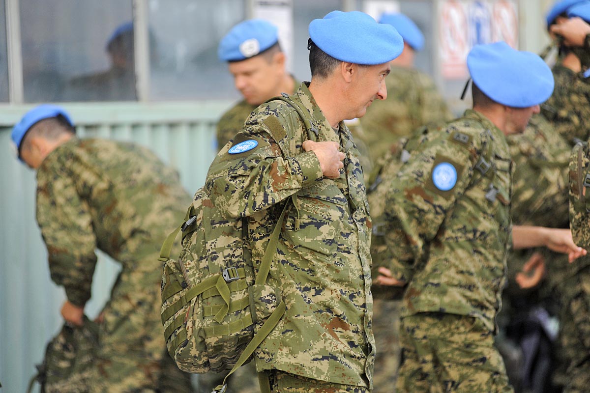 https://www.morh.hr/wp-content/gallery/deveti-hrvatski-kontingent-u-misiji-undof-na-golanskoj-visoravni/undof_ispracaj_29052012_6.jpg