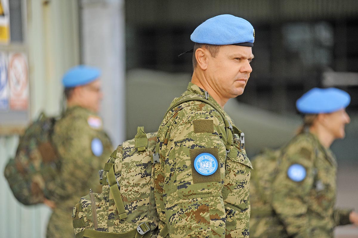 https://www.morh.hr/wp-content/gallery/deveti-hrvatski-kontingent-u-misiji-undof-na-golanskoj-visoravni/undof_ispracaj_29052012_7.jpg