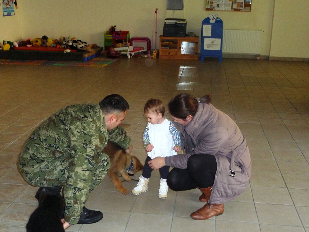https://www.morh.hr/wp-content/gallery/djelatnici-obunog-centra-vodia-i-slubenih-pasa-posjetili-udrugu-adhd-i-ja-u-dugom-selu/djeca_19112012_1.jpg
