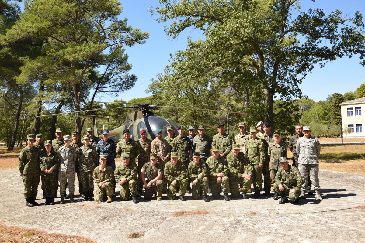 https://www.morh.hr/wp-content/gallery/docasnici-nato-zemalja-posjetili-zrakoplovnu-bazu-zemunik/zemunik_05092017_1.jpg