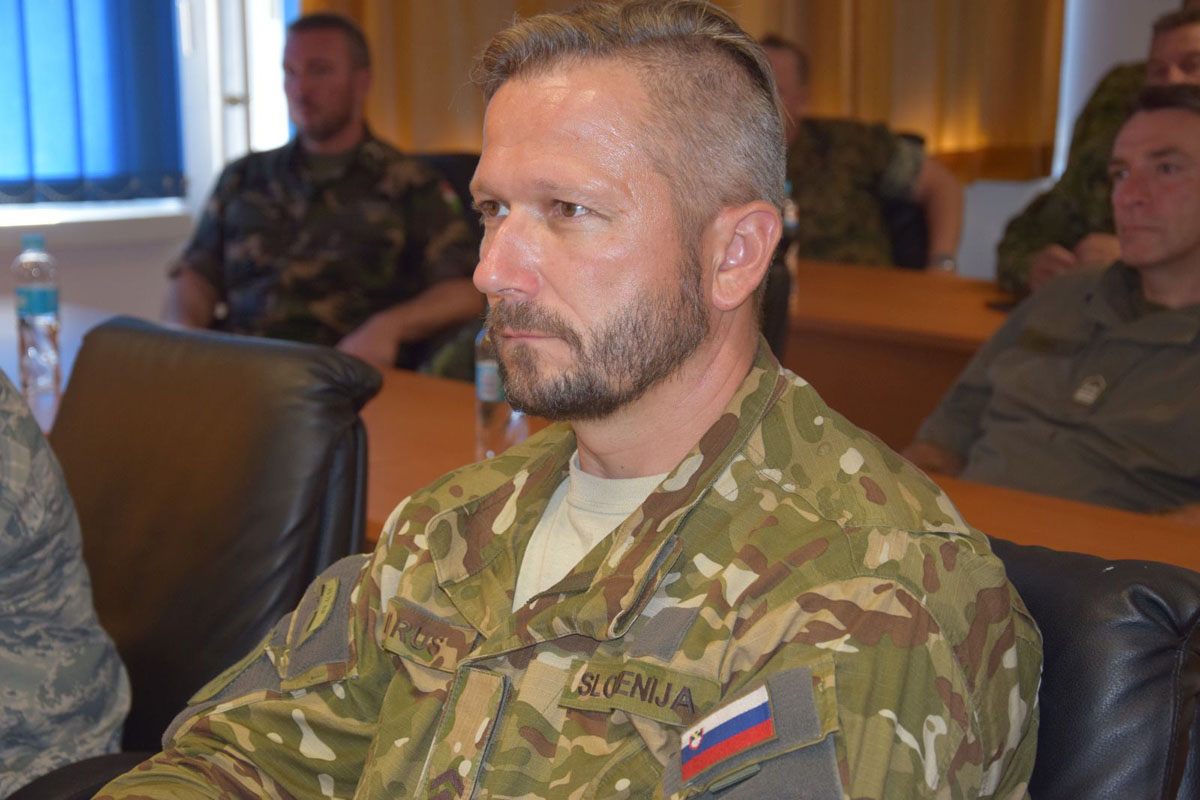 https://www.morh.hr/wp-content/gallery/docasnici-nato-zemalja-posjetili-zrakoplovnu-bazu-zemunik/zemunik_05092017_4.jpg