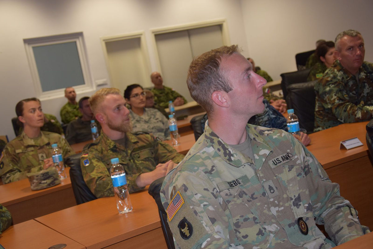 https://www.morh.hr/wp-content/gallery/docasnici-nato-zemalja-posjetili-zrakoplovnu-bazu-zemunik/zemunik_05092017_7.jpg