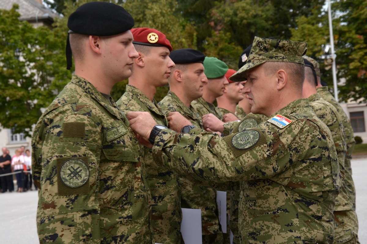 https://www.morh.hr/wp-content/gallery/dodjela-cinova-polaznicima-16-narastaja-izobrazbe-za-razvoj-voda/izobrazba_za_razvoj_vodja_060919_06.jpg