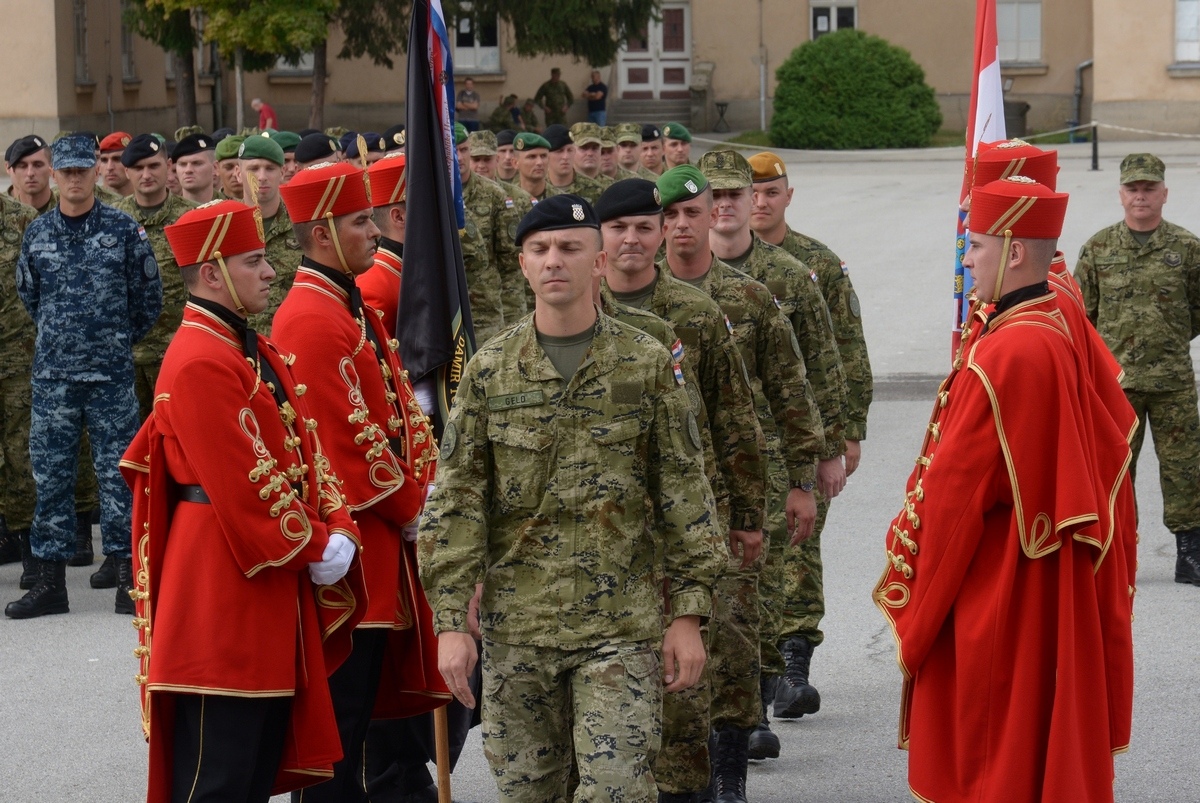 https://www.morh.hr/wp-content/gallery/dodjela-cinova-polaznicima-16-narastaja-izobrazbe-za-razvoj-voda/izobrazba_za_razvoj_vodja_060919_07.jpg