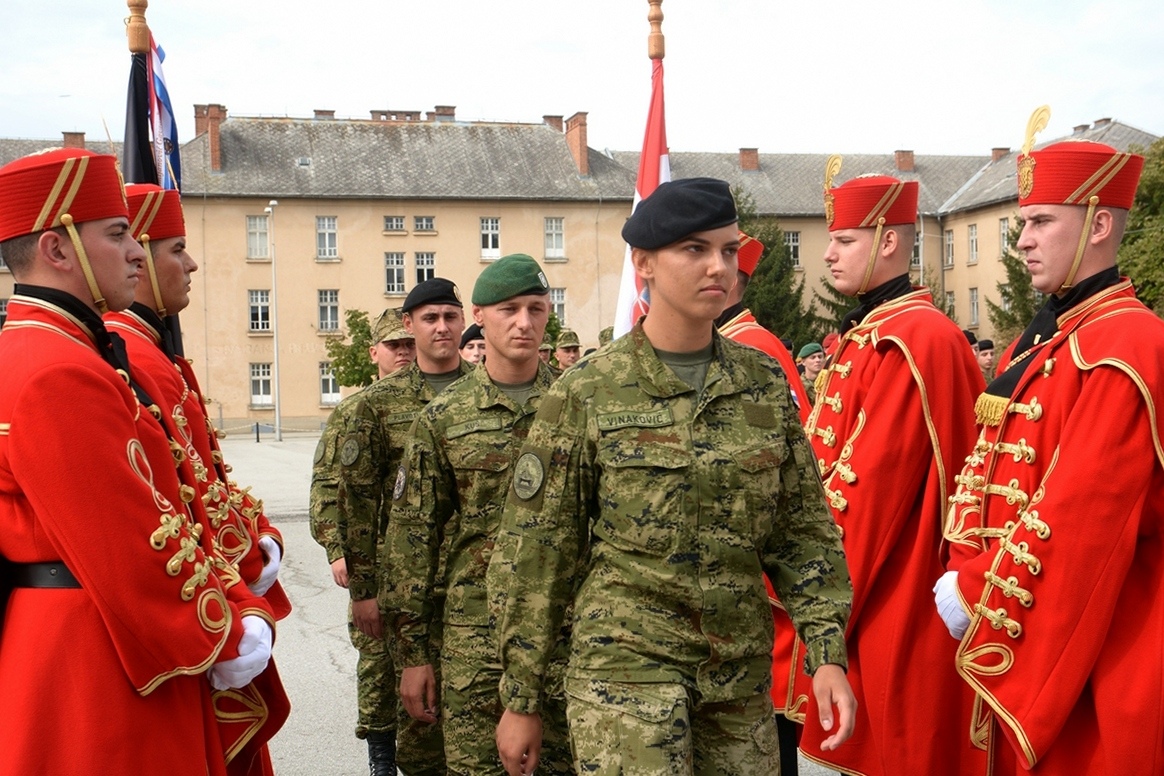 https://www.morh.hr/wp-content/gallery/dodjela-cinova-polaznicima-16-narastaja-izobrazbe-za-razvoj-voda/izobrazba_za_razvoj_vodja_060919_09.jpg