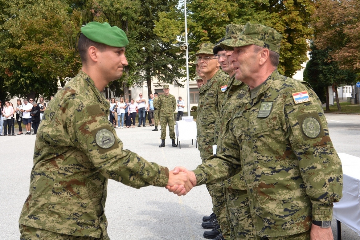 https://www.morh.hr/wp-content/gallery/dodjela-cinova-polaznicima-16-narastaja-izobrazbe-za-razvoj-voda/izobrazba_za_razvoj_vodja_060919_14.jpg