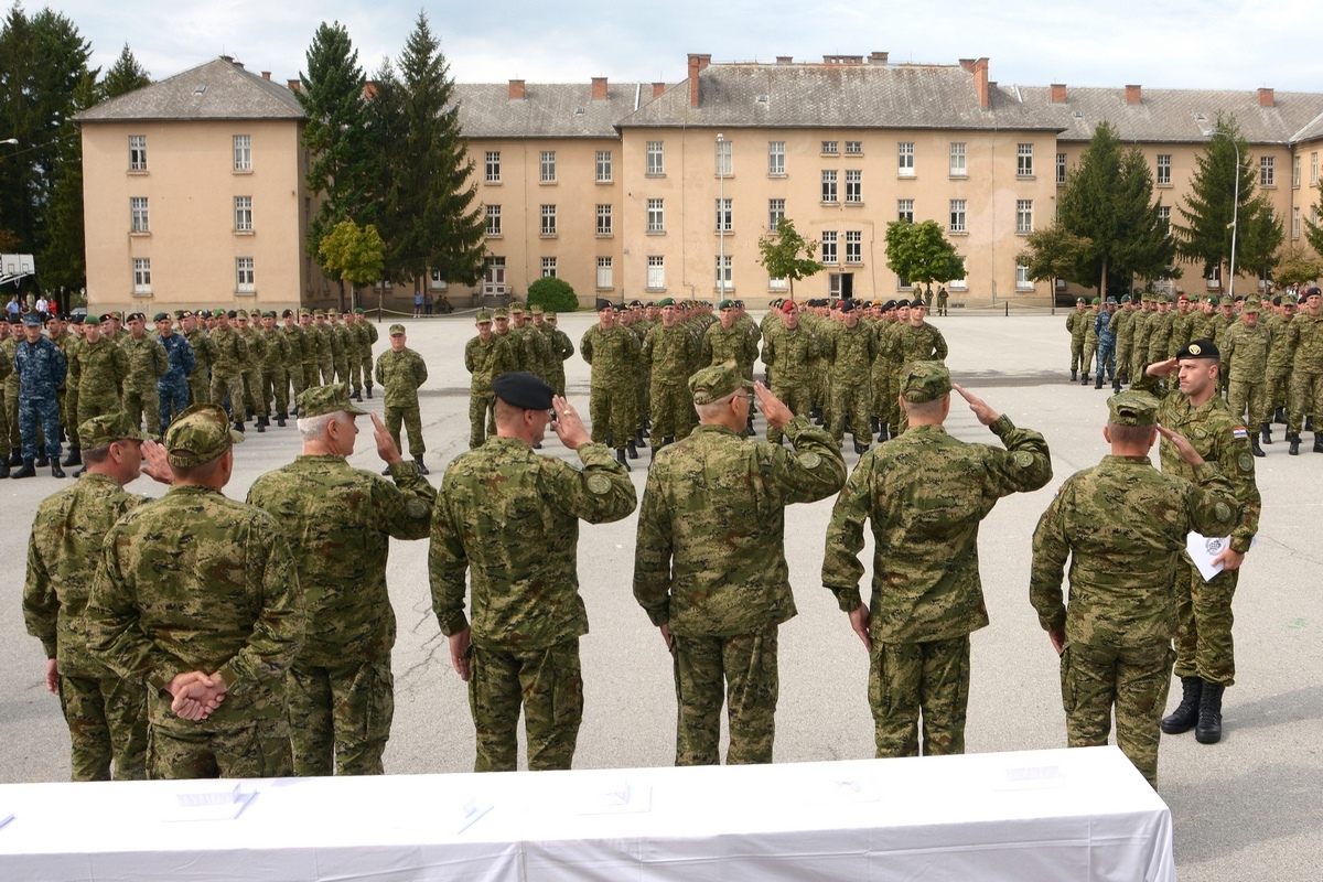 https://www.morh.hr/wp-content/gallery/dodjela-cinova-polaznicima-16-narastaja-izobrazbe-za-razvoj-voda/izobrazba_za_razvoj_vodja_060919_15.jpg
