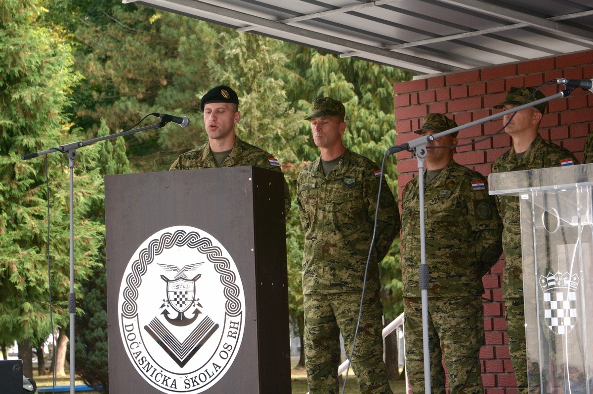 https://www.morh.hr/wp-content/gallery/dodjela-cinova-polaznicima-16-narastaja-izobrazbe-za-razvoj-voda/izobrazba_za_razvoj_vodja_060919_16.jpg