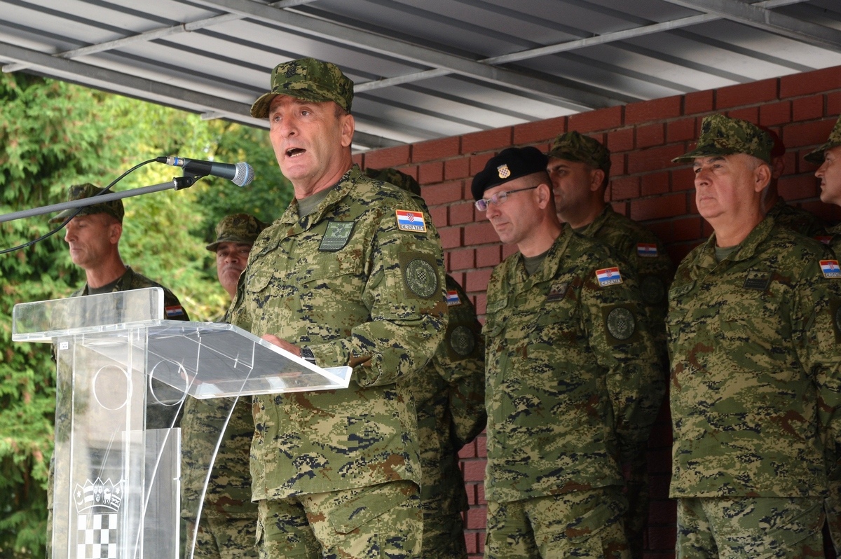 https://www.morh.hr/wp-content/gallery/dodjela-cinova-polaznicima-16-narastaja-izobrazbe-za-razvoj-voda/izobrazba_za_razvoj_vodja_060919_17.jpg