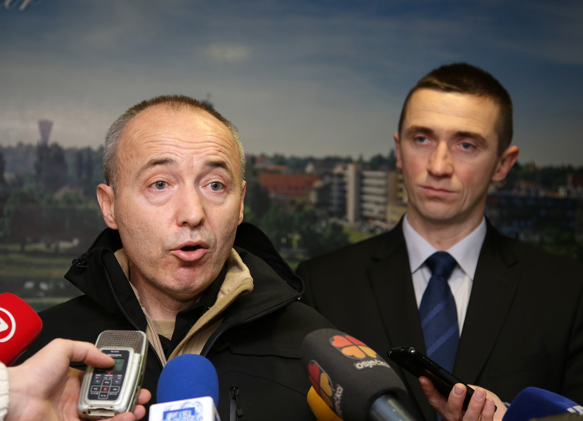 https://www.morh.hr/wp-content/gallery/dodjela-generalskih-cinova-u-vukovaru/vukovar_10022017_04.jpg