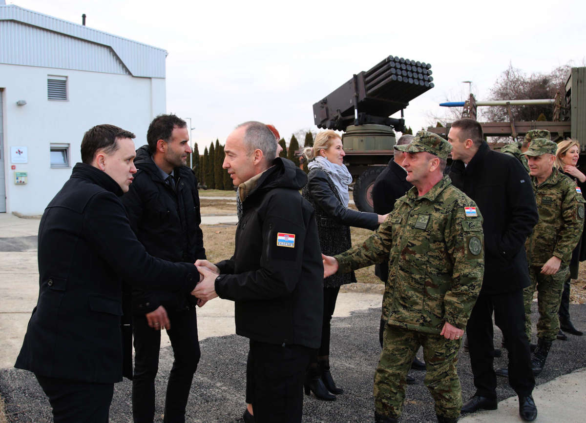 https://www.morh.hr/wp-content/gallery/dodjela-generalskih-cinova-u-vukovaru/vukovar_10022017_06.jpg