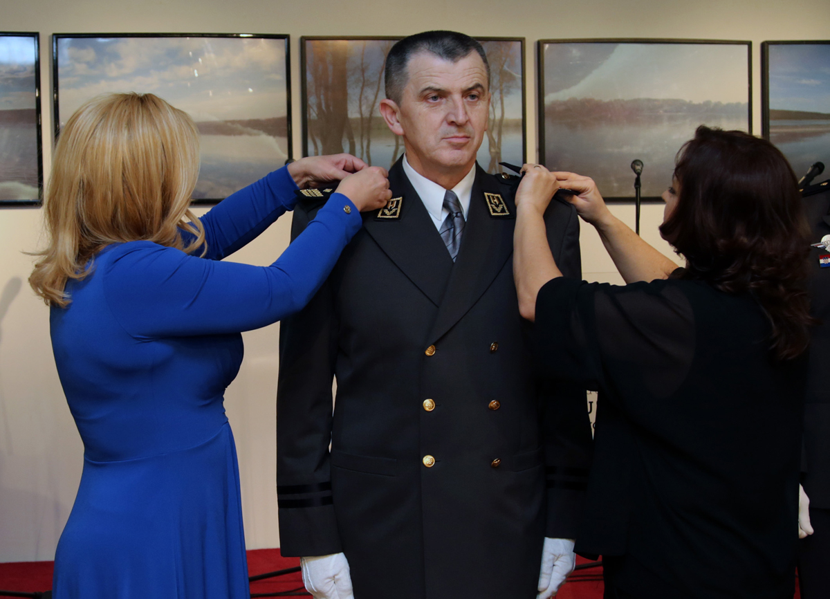 https://www.morh.hr/wp-content/gallery/dodjela-generalskih-cinova-u-vukovaru/vukovar_10022017_22.jpg