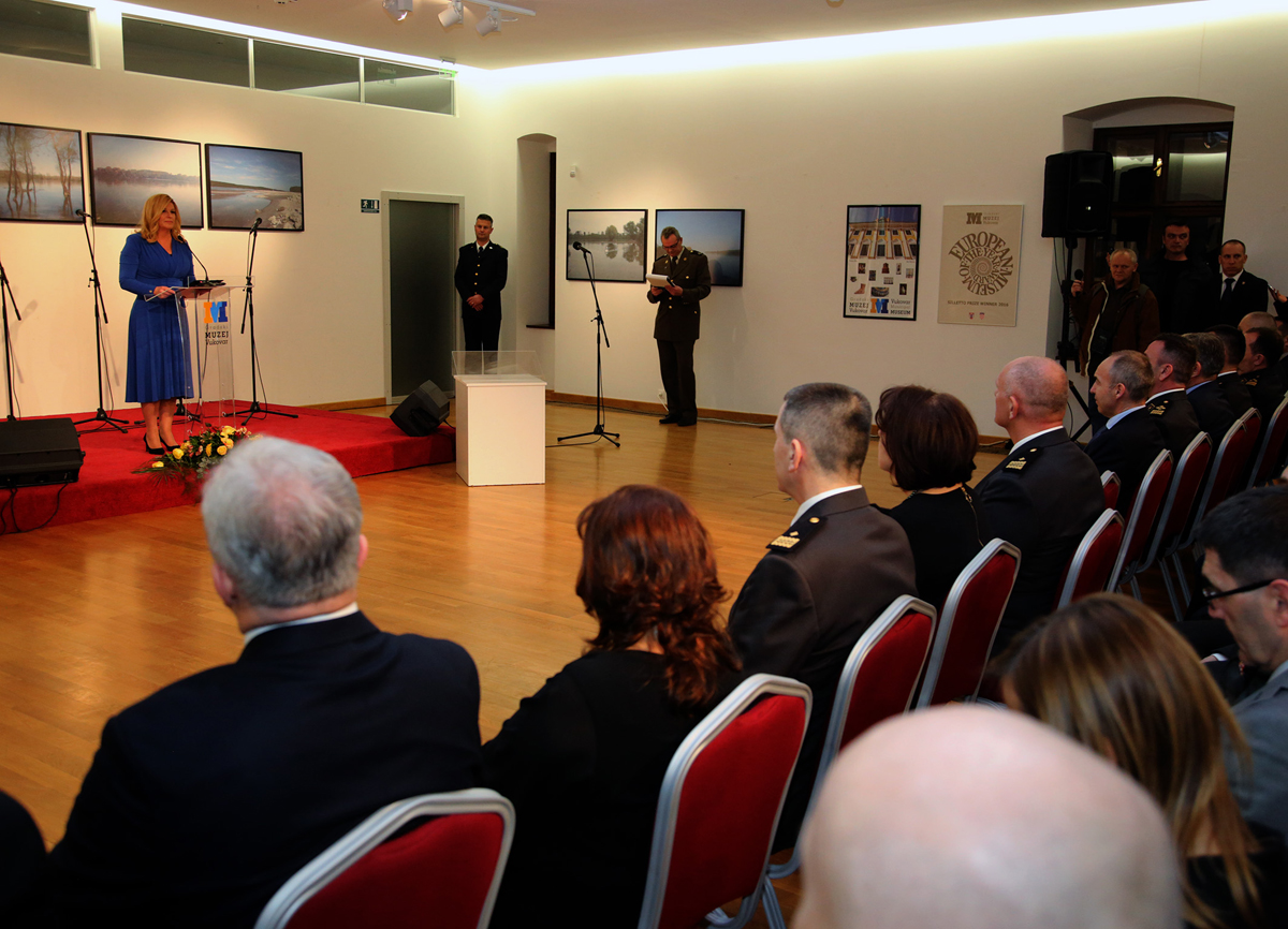 https://www.morh.hr/wp-content/gallery/dodjela-generalskih-cinova-u-vukovaru/vukovar_10022017_24.jpg