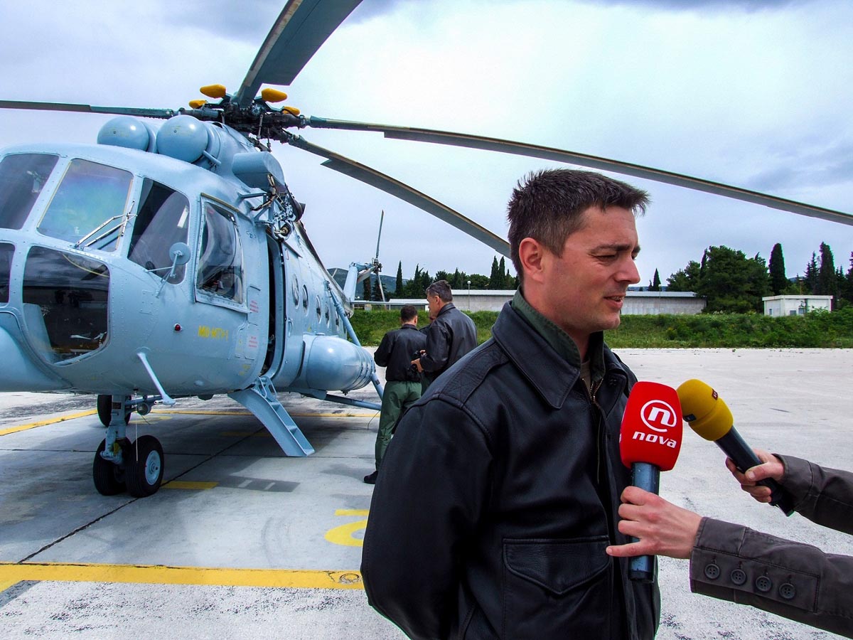 https://www.morh.hr/wp-content/gallery/dva-helikoptera-hrz-i-pzo-poletjeli-u-bih/heli_16052014_2.jpg