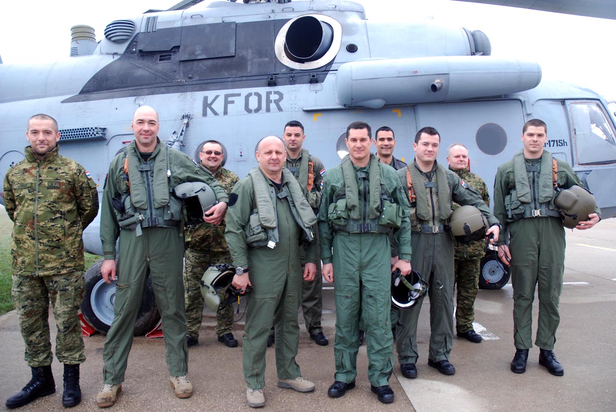 https://www.morh.hr/wp-content/gallery/dvanaesti-hrvatski-kontingent-u-misiji-kfor/kfor_16032013_1.jpg