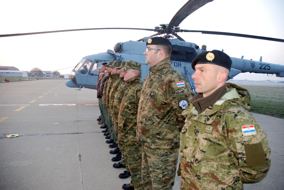 https://www.morh.hr/wp-content/gallery/dvanaesti-hrvatski-kontingent-u-misiji-kfor/kfor_odlazak_16032013_1.jpg