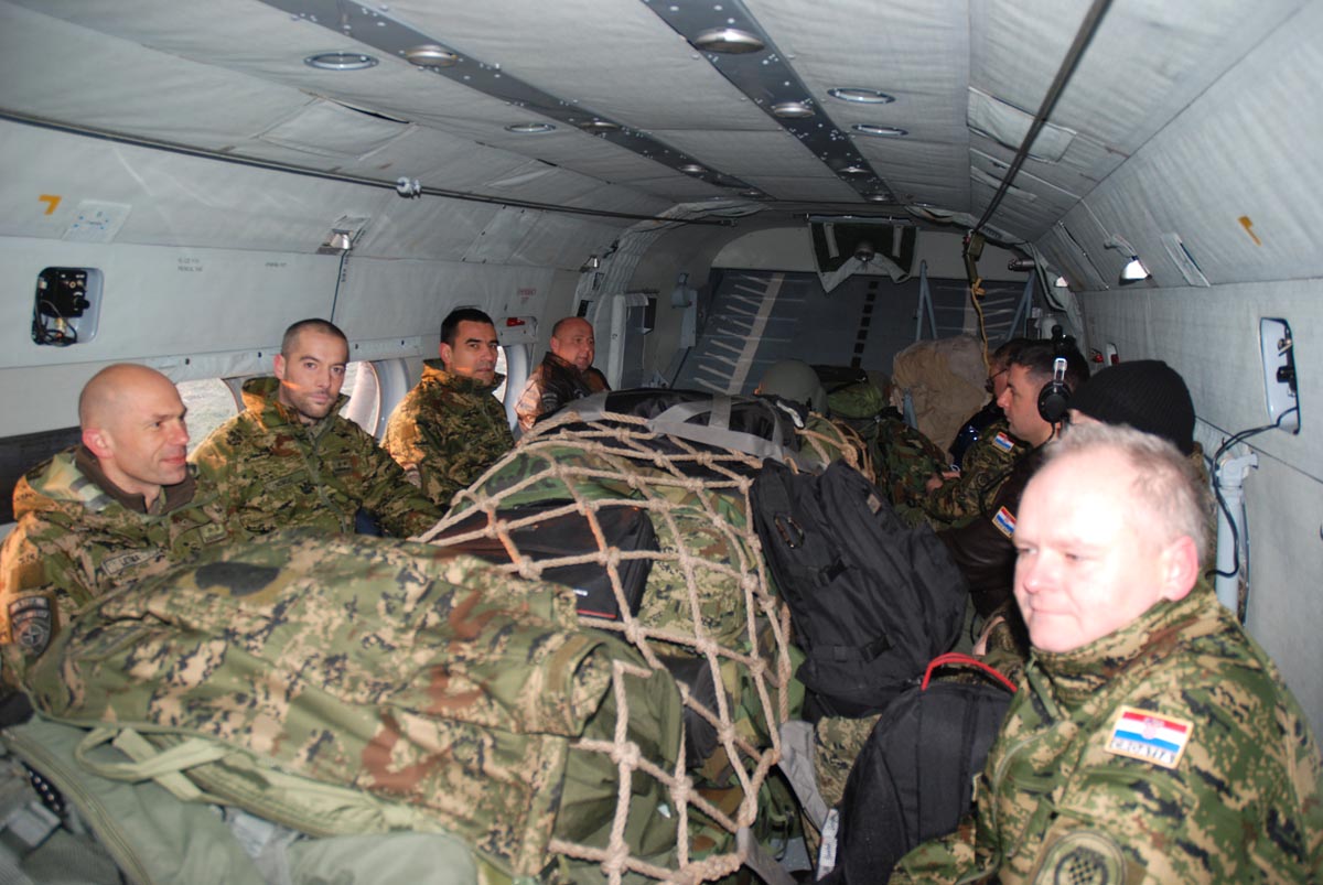 https://www.morh.hr/wp-content/gallery/dvanaesti-hrvatski-kontingent-u-misiji-kfor/kfor_odlazak_16032013_6.jpg
