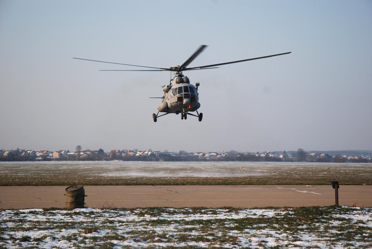 https://www.morh.hr/wp-content/gallery/dvanaesti-hrvatski-kontingent-u-misiji-kfor/kfor_odlazak_16032013_7.jpg