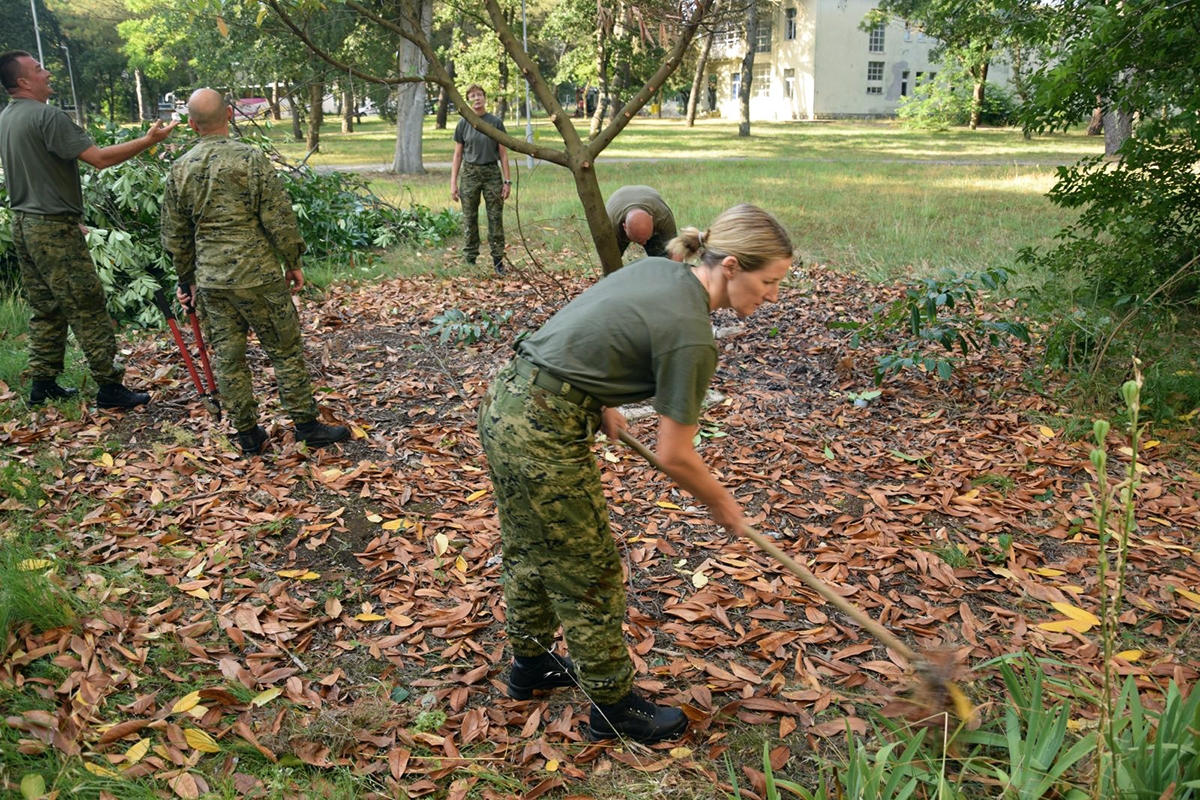 https://www.morh.hr/wp-content/gallery/eko-dan-u-vojarni-pukovnik-mirko-vukusic-u-zemuniku/eko_dan_vojarna_u_zemuniku_03072018_04.jpg