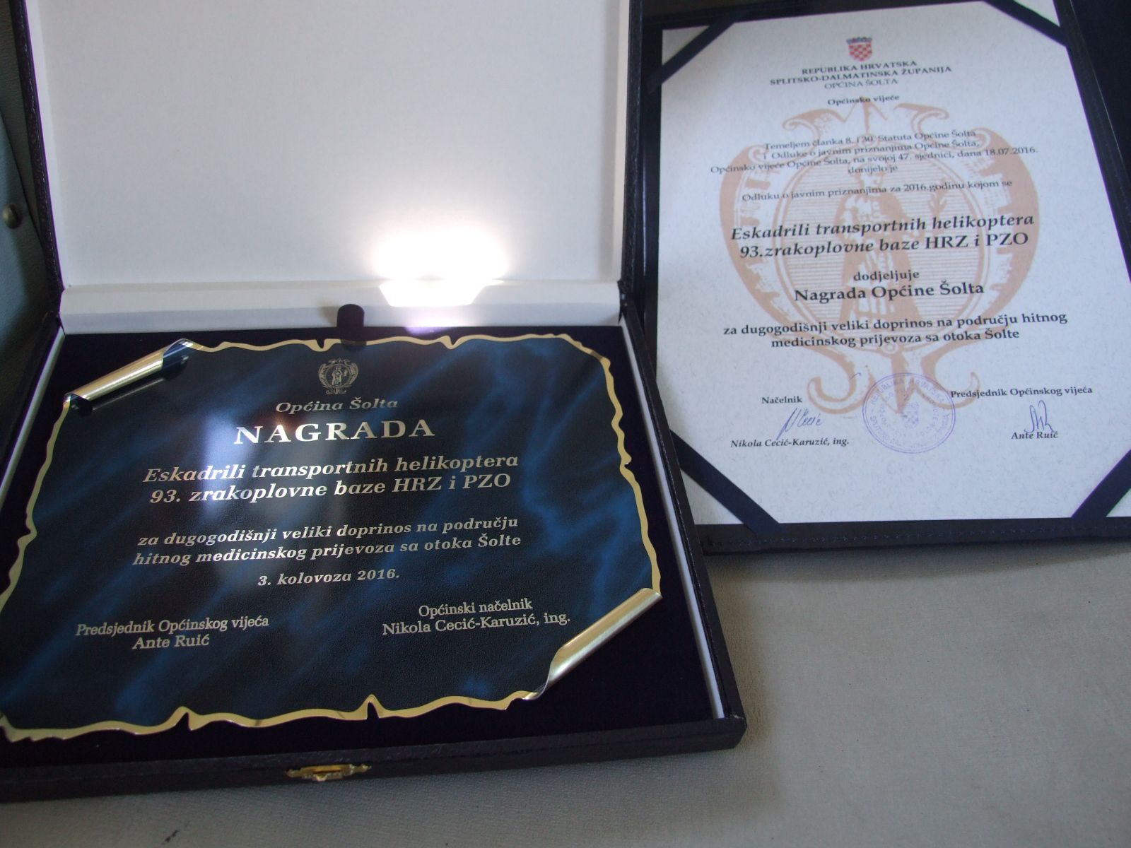 https://www.morh.hr/wp-content/gallery/eskadrili-transportnih-helikoptera-javno-priznanje-opcine-solta/solta_03082016_06.jpg