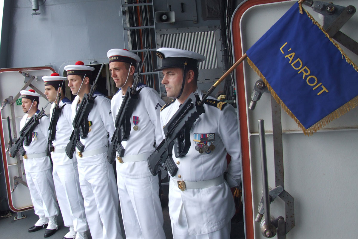 https://www.morh.hr/wp-content/gallery/francuski-brod-l-adroit-u-posjetu-hrm-u-17052012/brod_17052012_11.jpg