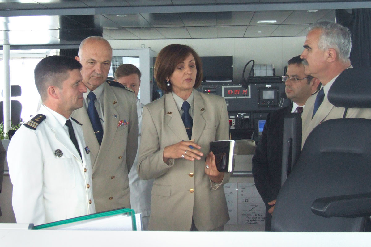 https://www.morh.hr/wp-content/gallery/francuski-brod-l-adroit-u-posjetu-hrm-u-17052012/brod_17052012_16.jpg
