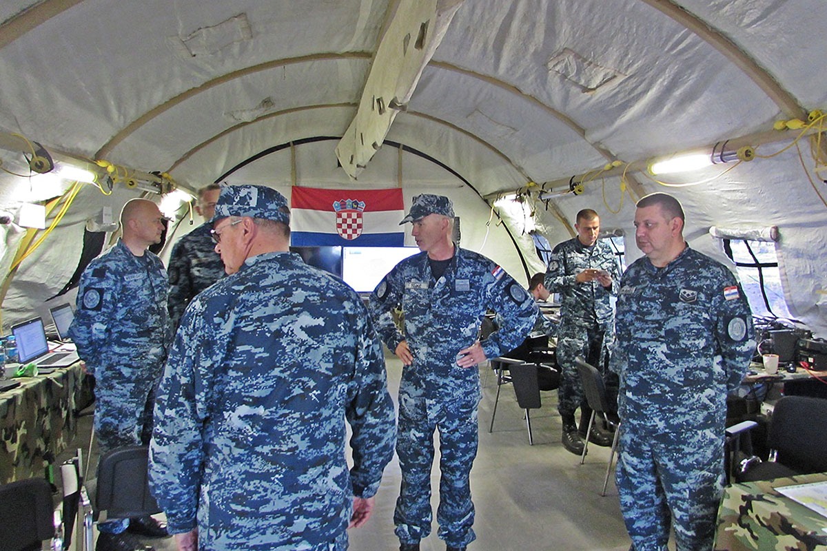 https://www.morh.hr/wp-content/gallery/gadanje-brodskim-topnistvom-i-prijenosnim-raketnim-sustavom-strela-2m-s-broda/harpun_19_22102019_209.jpg