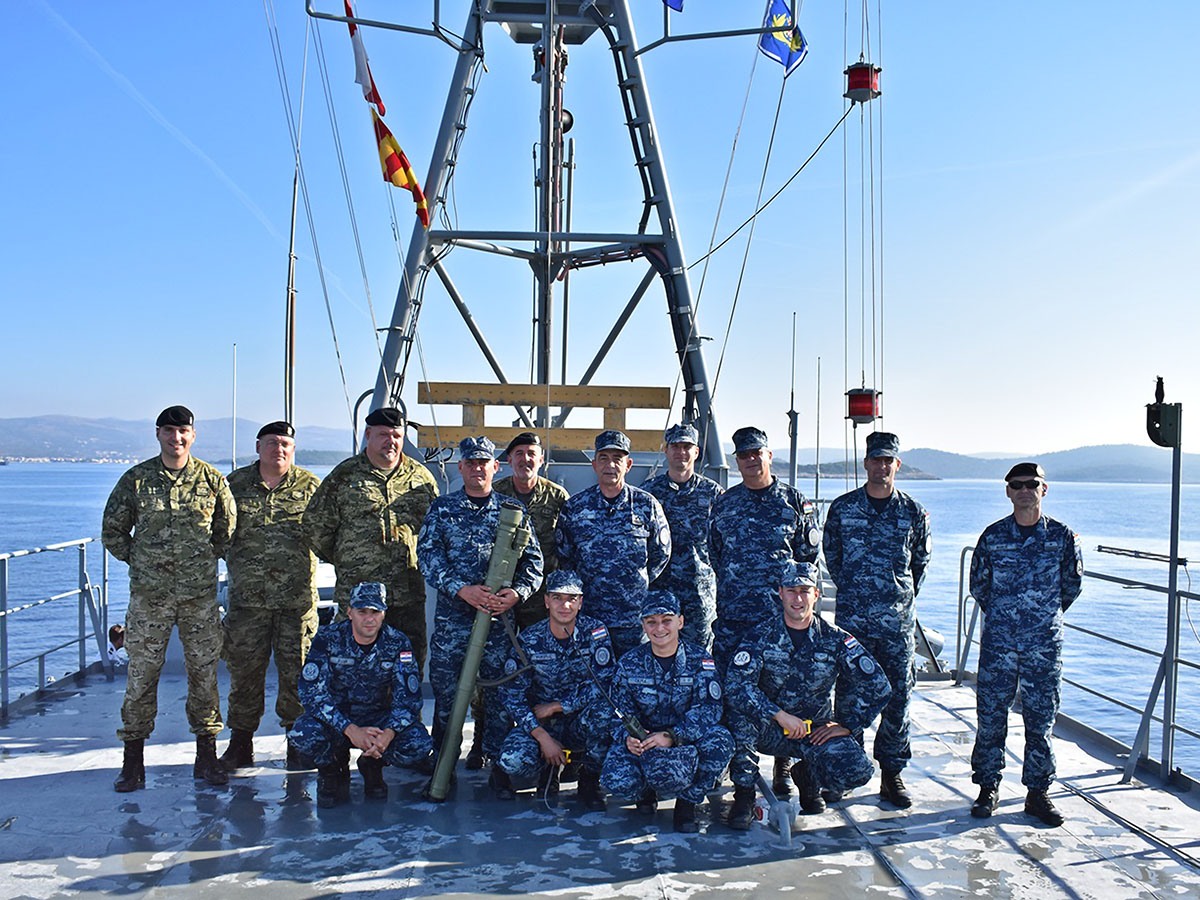 https://www.morh.hr/wp-content/gallery/gadanje-brodskim-topnistvom-i-prijenosnim-raketnim-sustavom-strela-2m-s-broda/lbasic_0830.jpg
