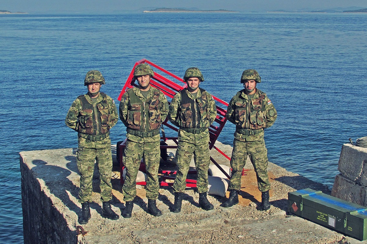 https://www.morh.hr/wp-content/gallery/gadanje-brodskim-topnistvom-i-prijenosnim-raketnim-sustavom-strela-2m-s-broda/mks_22102019_055.jpg