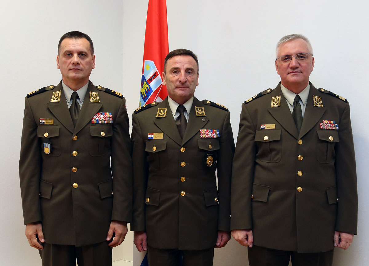 https://www.morh.hr/wp-content/gallery/general-matanovic-preuzeo-duznost-zamjenika-nacelnika-gs-os-rh/primopredaja_15042016_05.jpg