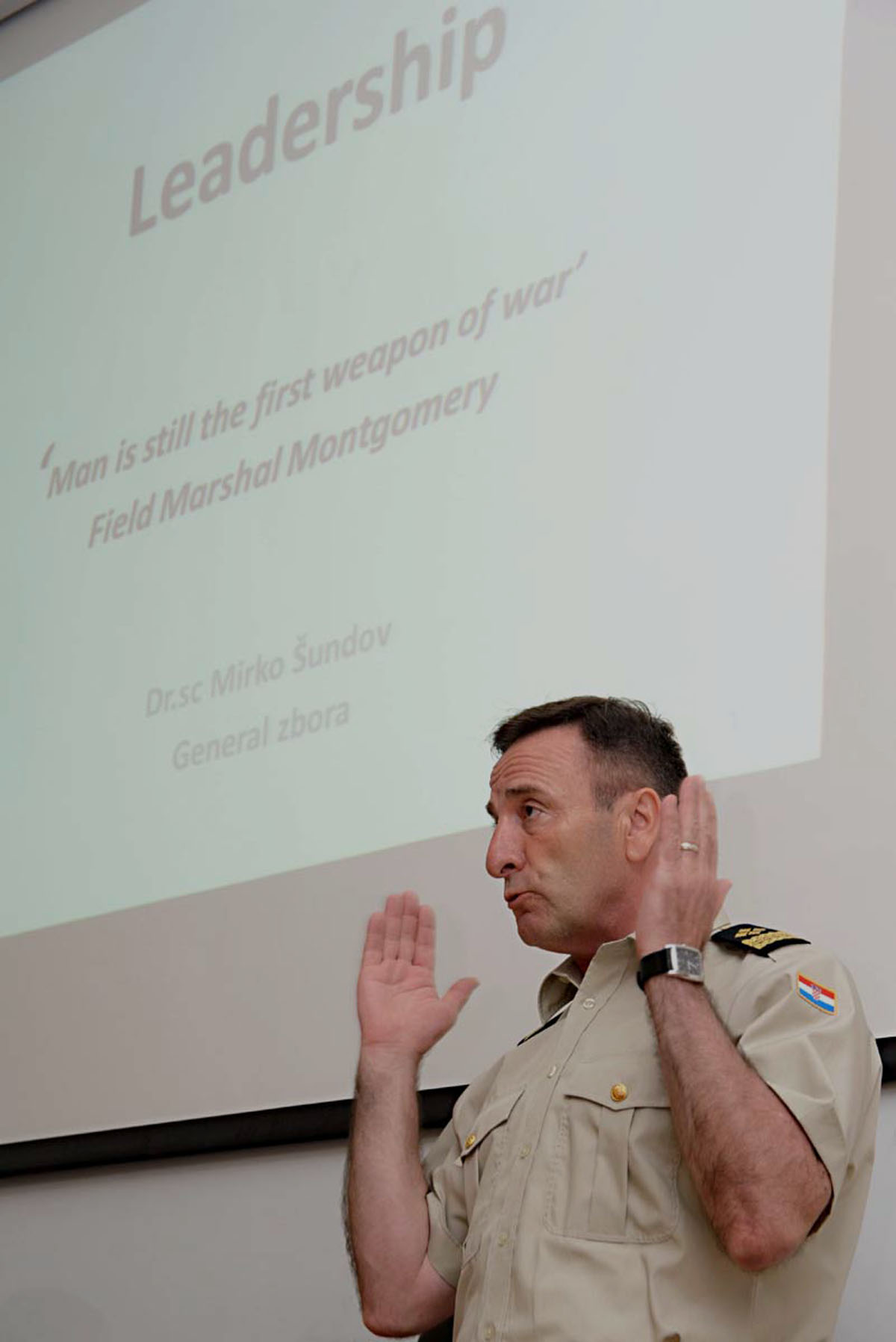 https://www.morh.hr/wp-content/gallery/general-sundov-odrzao-predavanje-na-hvu/hvu_14072016_04.jpg