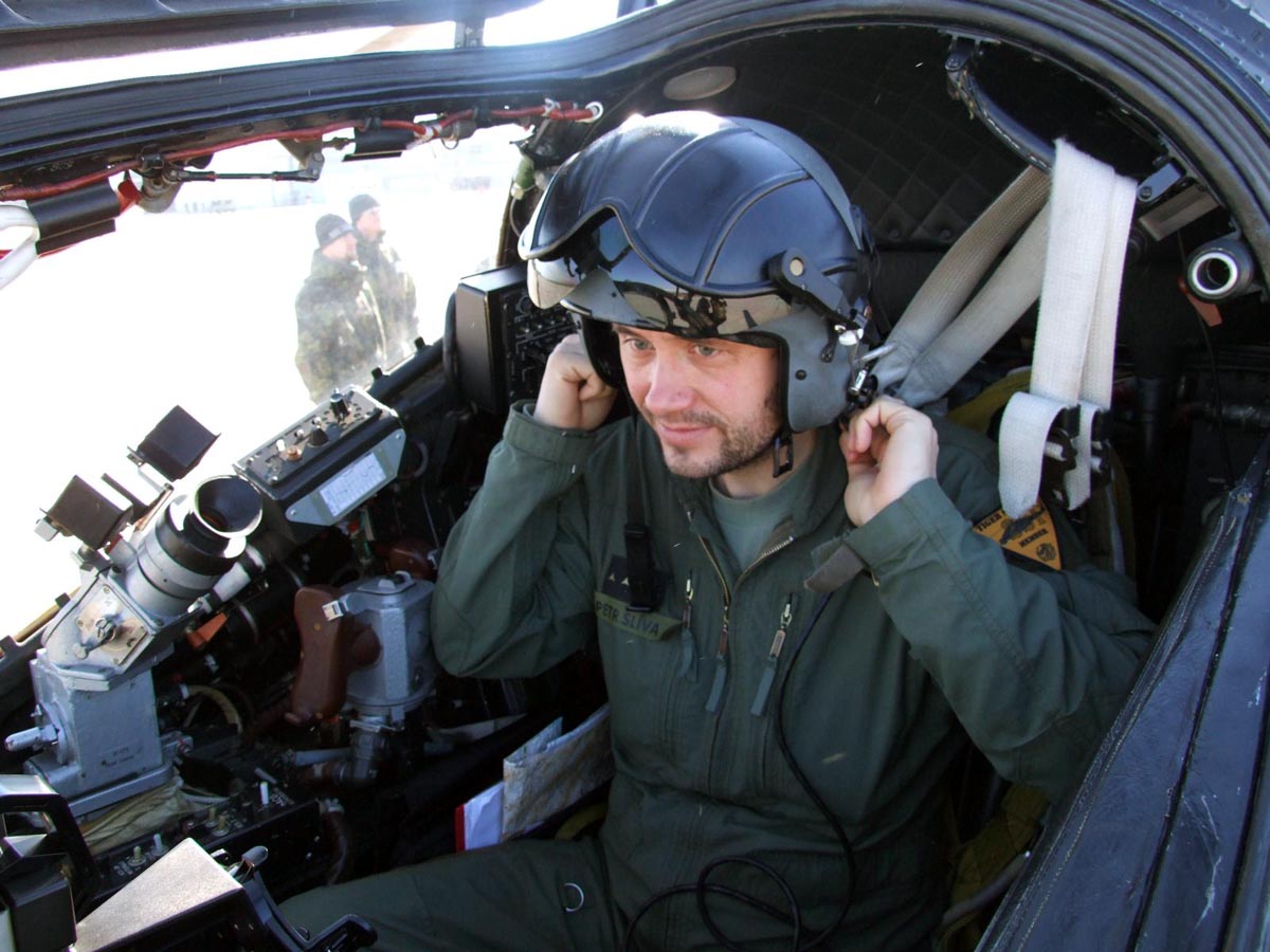 https://www.morh.hr/wp-content/gallery/general-uri-posjetio-helikopterske-posade-u-zemuniku/zemunik_14022013_04.jpg