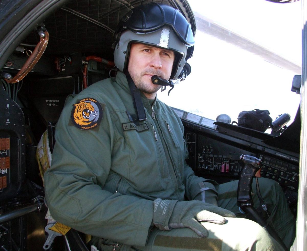 https://www.morh.hr/wp-content/gallery/general-uri-posjetio-helikopterske-posade-u-zemuniku/zemunik_14022013_05.jpg
