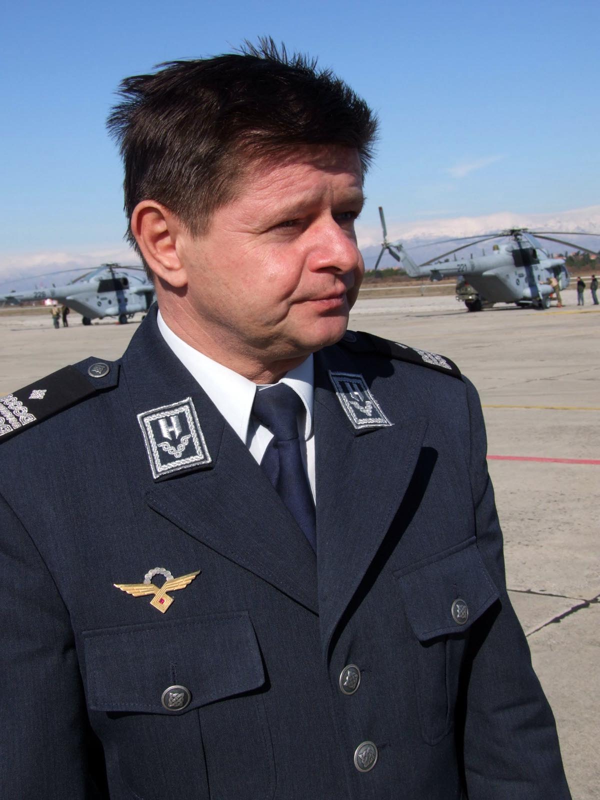 https://www.morh.hr/wp-content/gallery/general-uri-posjetio-helikopterske-posade-u-zemuniku/zemunik_14022013_10.jpg