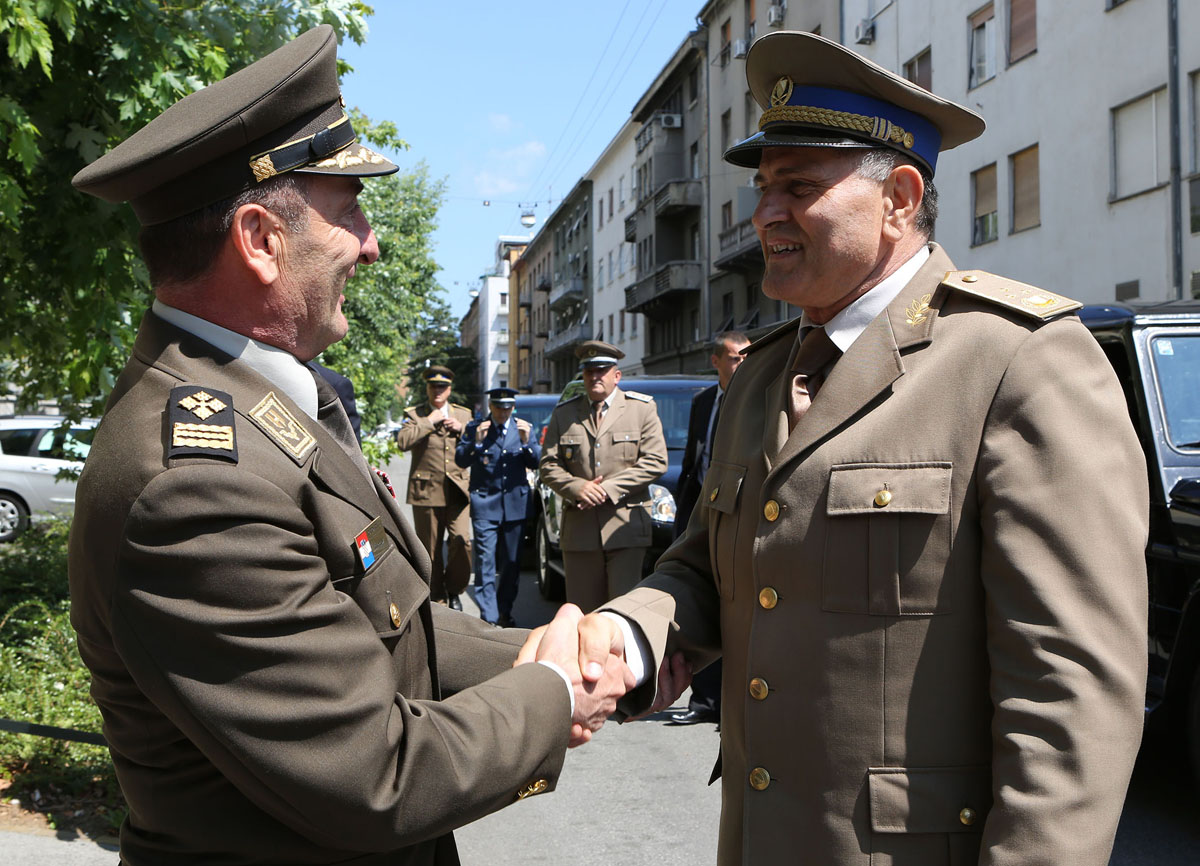 https://www.morh.hr/wp-content/gallery/general-zbora-sundov-primio-u-sluzbeni-posjet-nacelnika-zs-os-bih-general-pukovnika-jeleca/ngs_bih_19072016_02.jpg