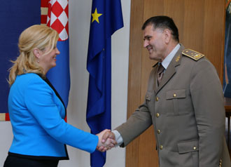 https://www.morh.hr/wp-content/gallery/general-zbora-sundov-primio-u-sluzbeni-posjet-nacelnika-zs-os-bih-general-pukovnika-jeleca/ngs_bih_19072016_19.jpg