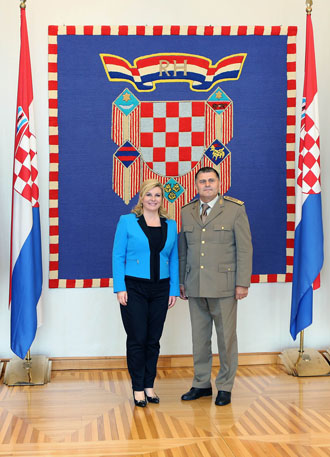 https://www.morh.hr/wp-content/gallery/general-zbora-sundov-primio-u-sluzbeni-posjet-nacelnika-zs-os-bih-general-pukovnika-jeleca/ngs_bih_19072016_20.jpg
