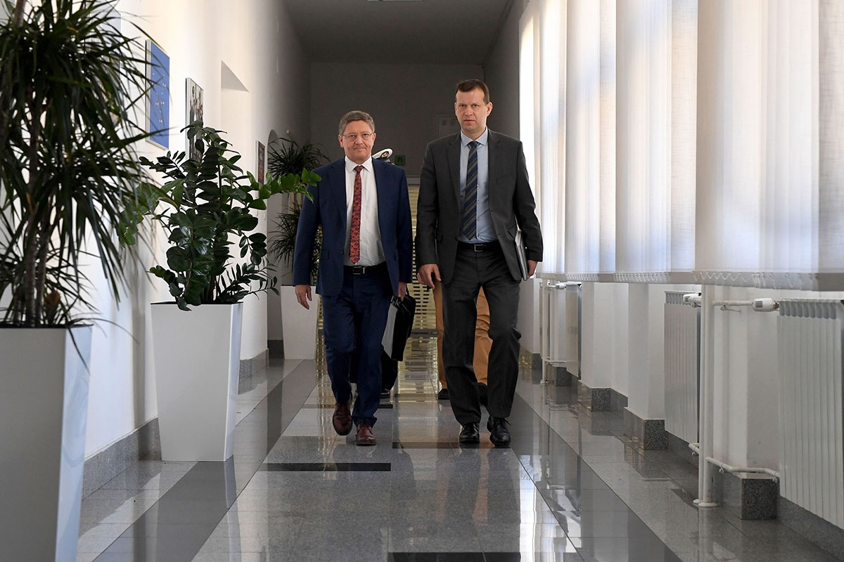 https://www.morh.hr/wp-content/gallery/generalni-direktor-nspa-peter-dohmen-u-posjeti-morh-u-i-osrh/nspa_peter_dohmen_mod_croatia_280319_03.jpg