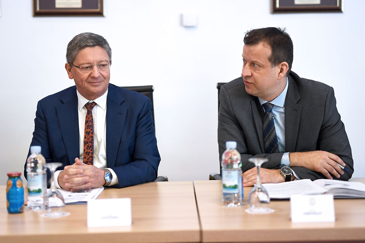 https://www.morh.hr/wp-content/gallery/generalni-direktor-nspa-peter-dohmen-u-posjeti-morh-u-i-osrh/nspa_peter_dohmen_mod_croatia_280319_04.jpg