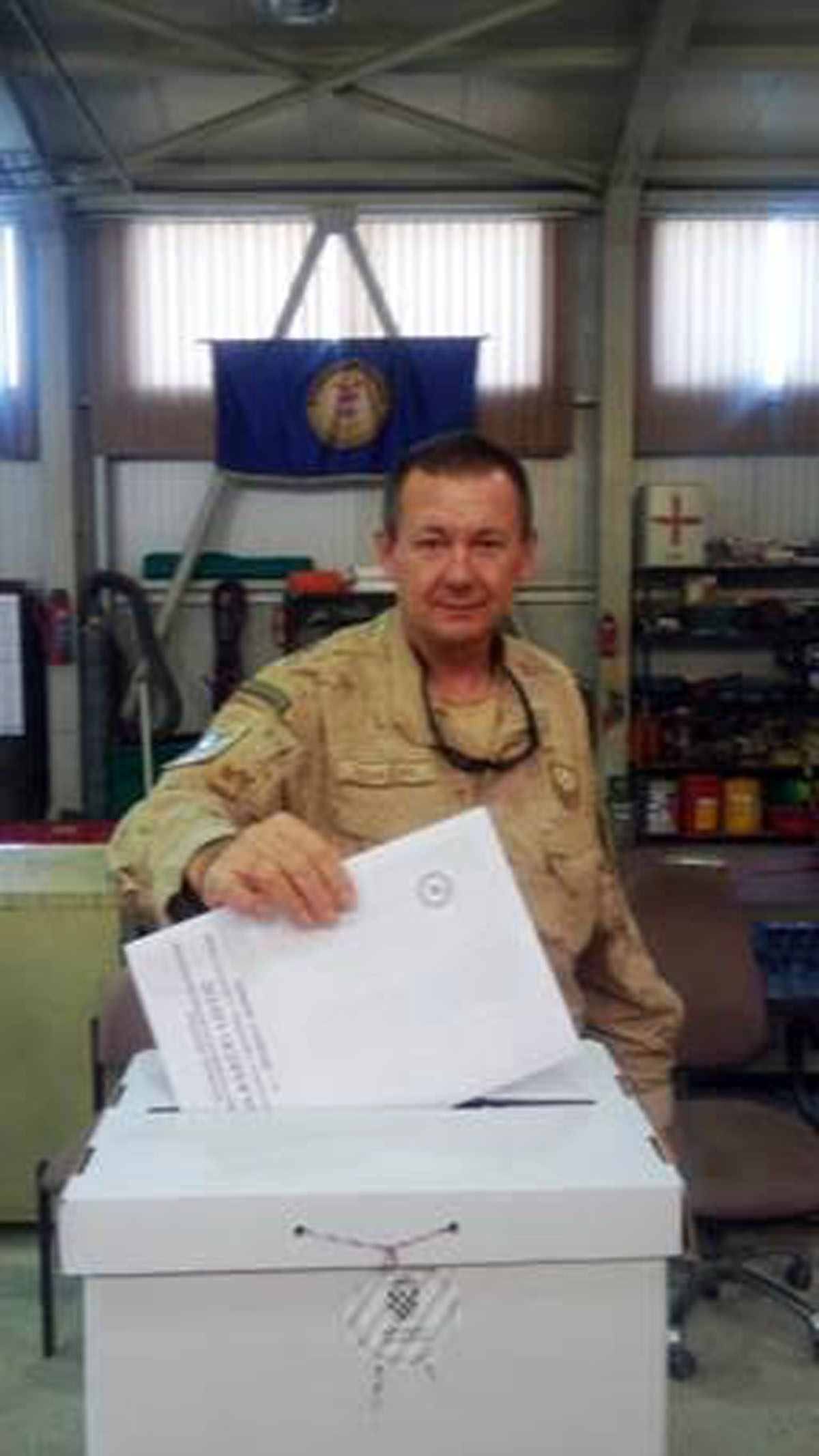 https://www.morh.hr/wp-content/gallery/glasovanje-pripadnika-oruzanih-snaga-u-hrvatskoj-i-inozemstvu/glasovanje_afganistan_08112015_5.jpg