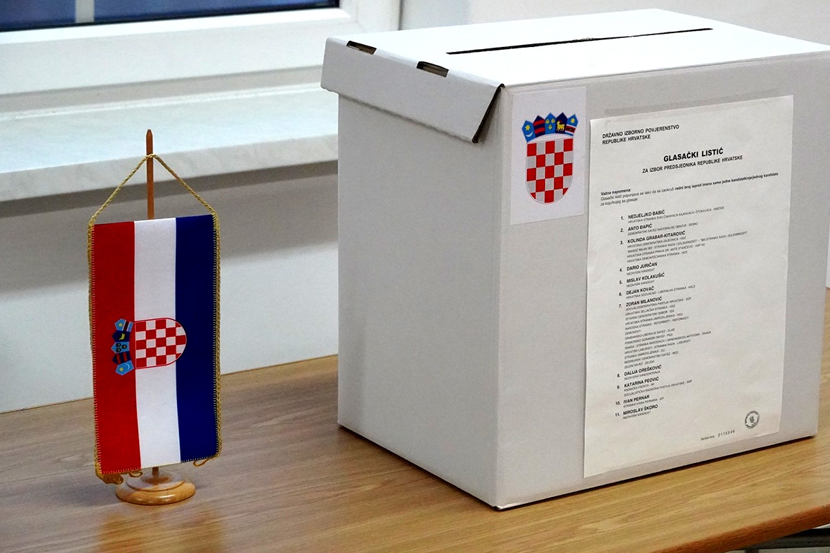 https://www.morh.hr/wp-content/gallery/glasovanje-pripadnika-os-rh-u-mirovnim-operacijama-i-misijama-na-izborima-za-predsjednika-rh/20191222_izbori_5hrvcon_pl_1.jpg