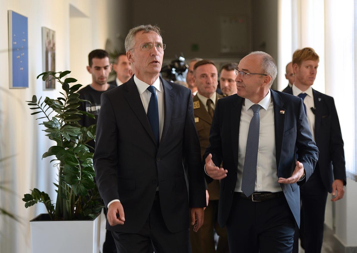 https://www.morh.hr/wp-content/gallery/glavni-tajnik-nato-a-jens-stoltenberg-u-morh-u/jens_stoltenberg_posjetio_morh_08102018_20.jpg