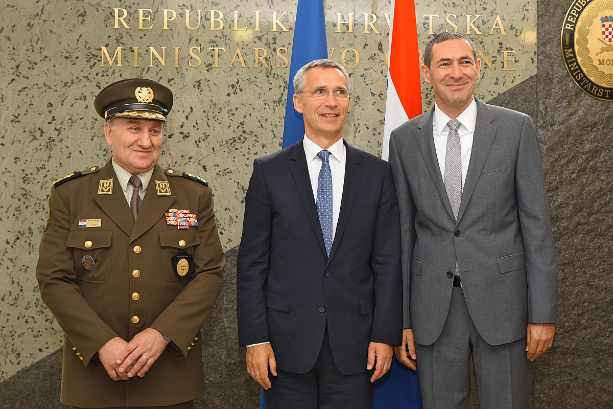 https://www.morh.hr/wp-content/gallery/glavni-tajnik-nato-a-jens-stoltenberg-u-posjetu-morh-u/nato_09072015_05.jpg
