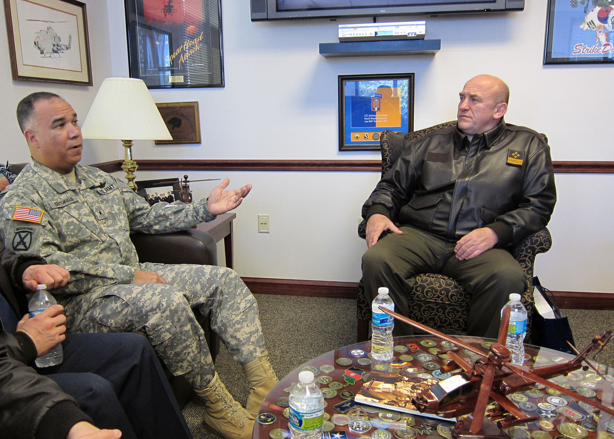 https://www.morh.hr/wp-content/gallery/glavnog-stoera-os-rh-u-uscentcom-u/03-_lucic_13012011-.jpg