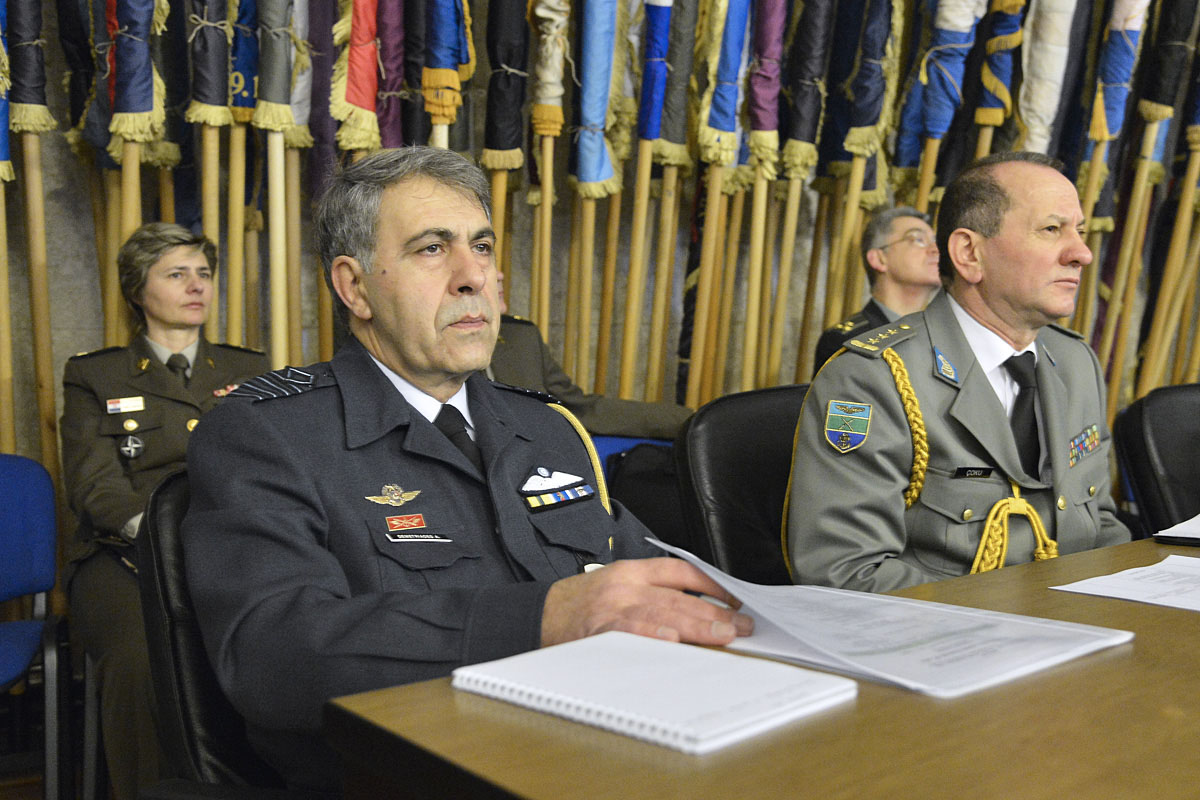 https://www.morh.hr/wp-content/gallery/godisnji-brifing-morh-a-i-oruzanih-snaga-za-vojno-diplomatski-zbor/vdz_09022017_09.jpg
