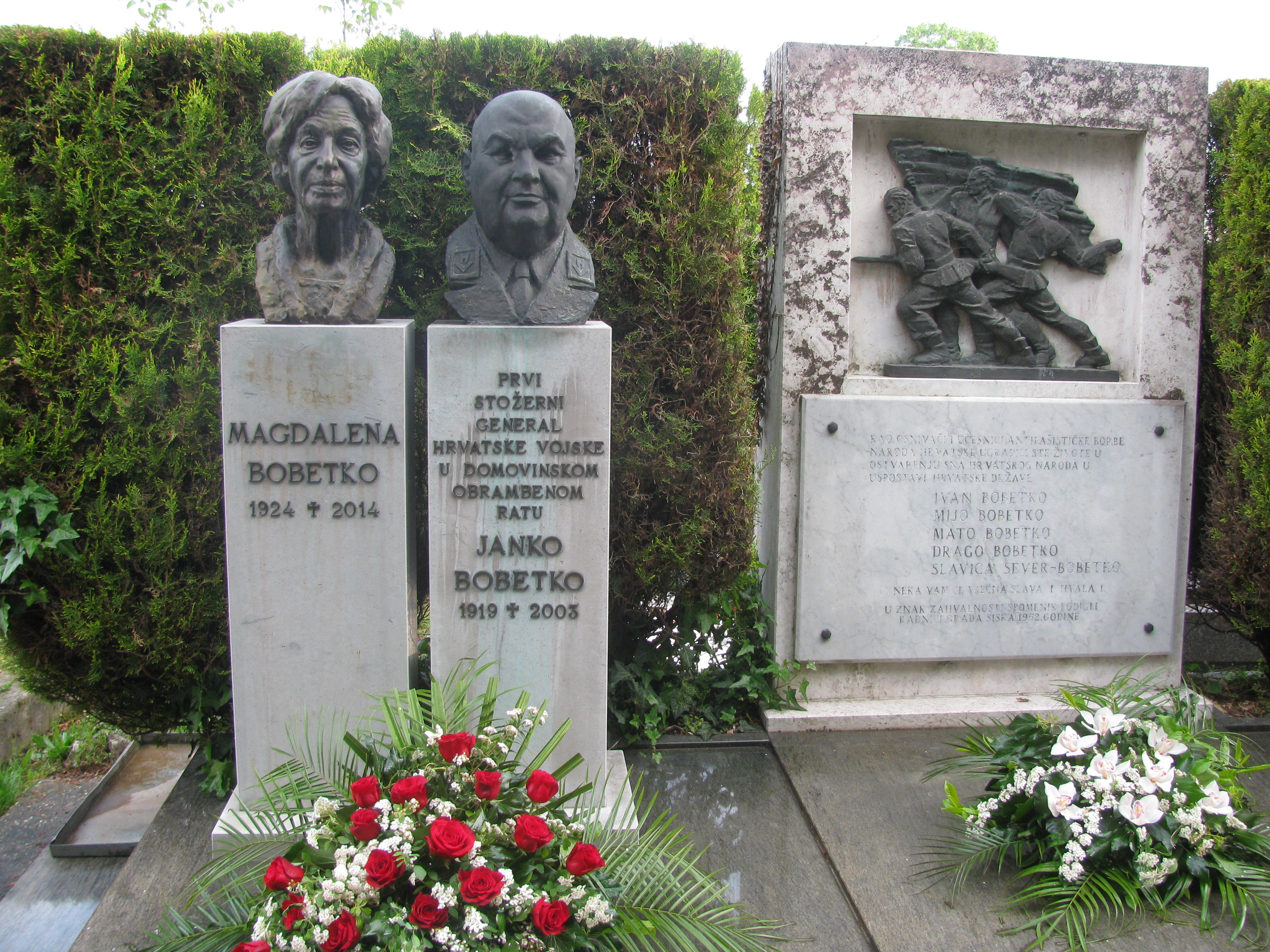 https://www.morh.hr/wp-content/gallery/godisnjica-smrti-stozernog-generala-janka-bobetka/bobetko_29042017_1.jpg