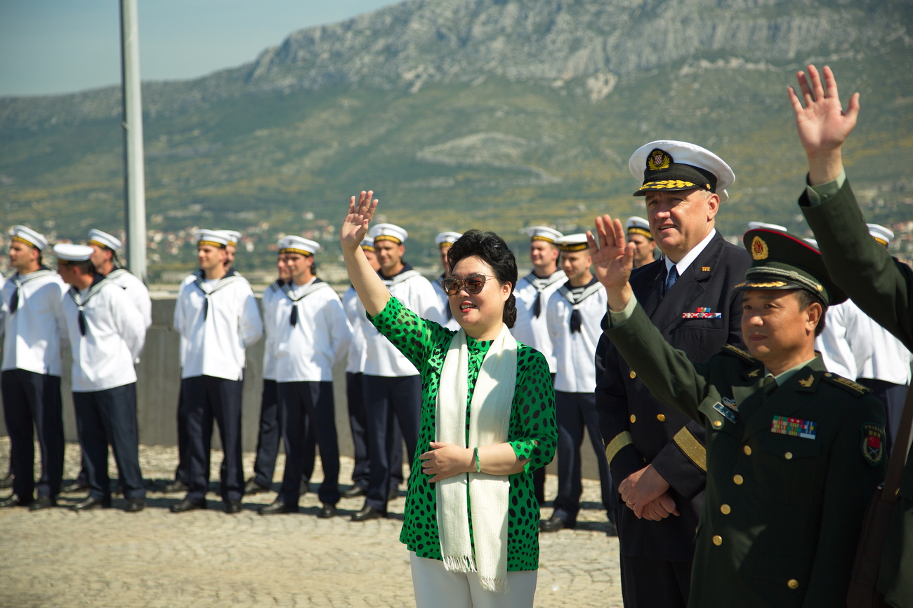 https://www.morh.hr/wp-content/gallery/grupa-brodova-ratne-mornarice-nr-kine-uplovila-u-luku-lora/kinezi_02062015_03.jpg