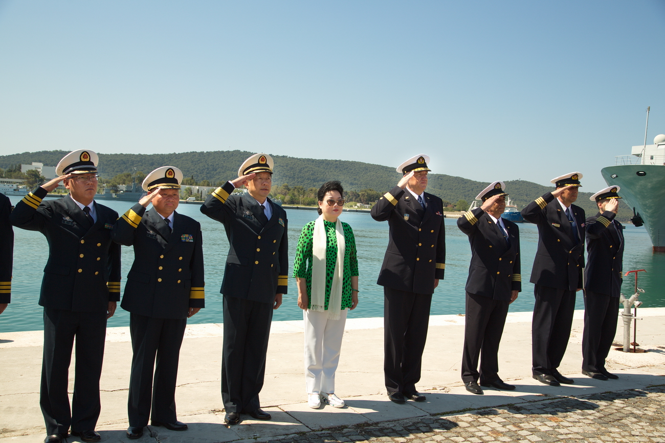 https://www.morh.hr/wp-content/gallery/grupa-brodova-ratne-mornarice-nr-kine-uplovila-u-luku-lora/kinezi_02062015_04.jpg