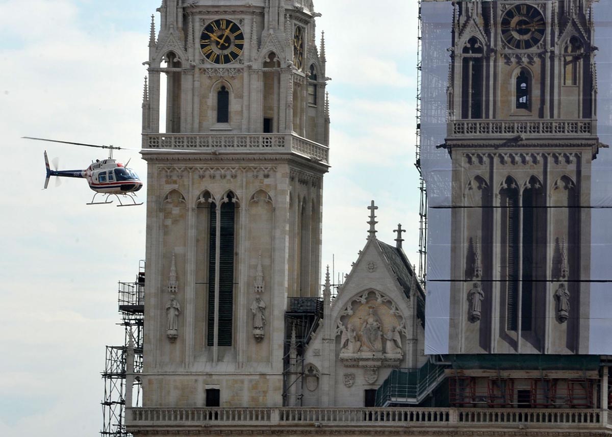 https://www.morh.hr/wp-content/gallery/helikopter-bell-206-b-zavrsio-izvidanja-iznad-zagreba/zagreb_08052014_5.jpg