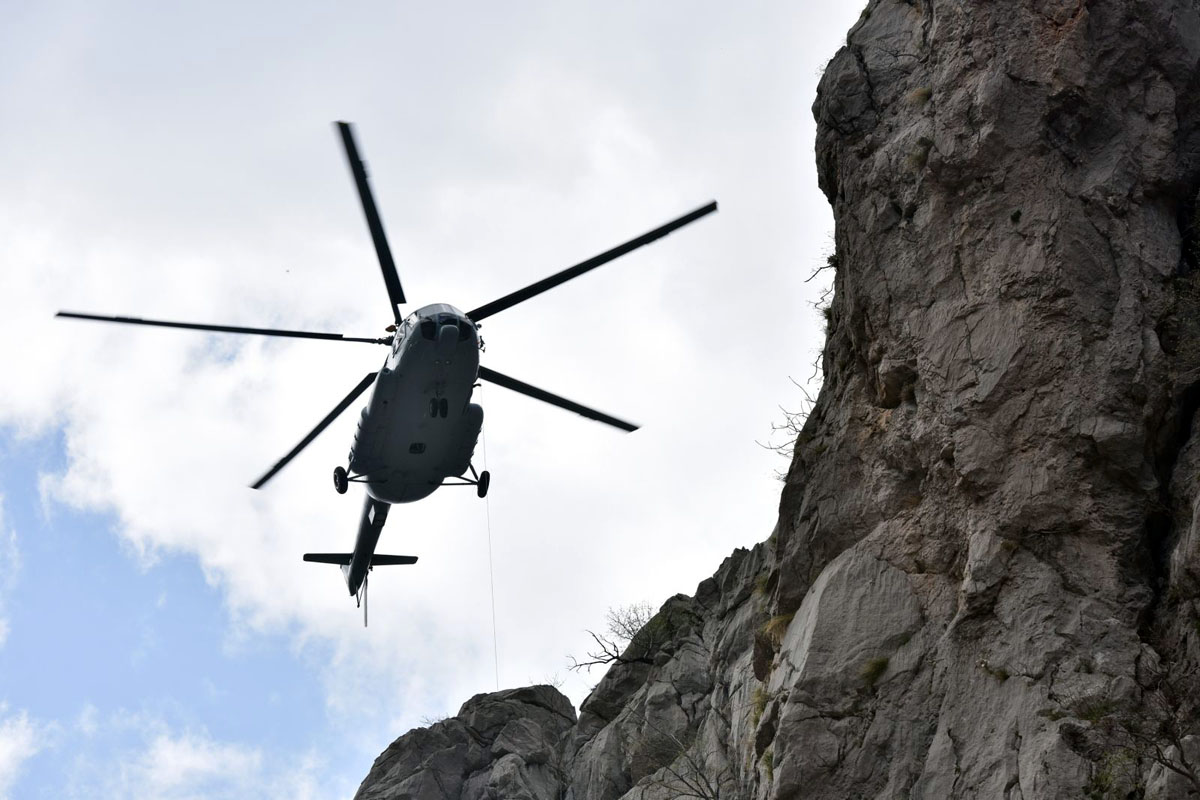 https://www.morh.hr/wp-content/gallery/helikopter-hrz-i-pzo-na-vjezbi-u-paklenici/vjezba_27032015_1.jpg